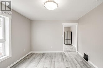 33 Rose Ave in Brantford, ON - Building Photo - Building Photo