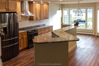 1825 W 15th Ave, Unit 1825 in Anchorage, AK - Foto de edificio - Building Photo