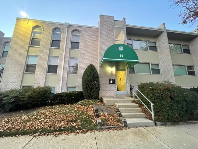 14 Canterbury Sq, Unit ### in Alexandria, VA - Building Photo - Building Photo