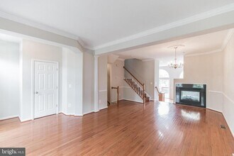 2440 Battery Hill Cir in Woodbridge, VA - Building Photo - Building Photo