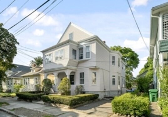 property at 44 Greenleaf Ave
