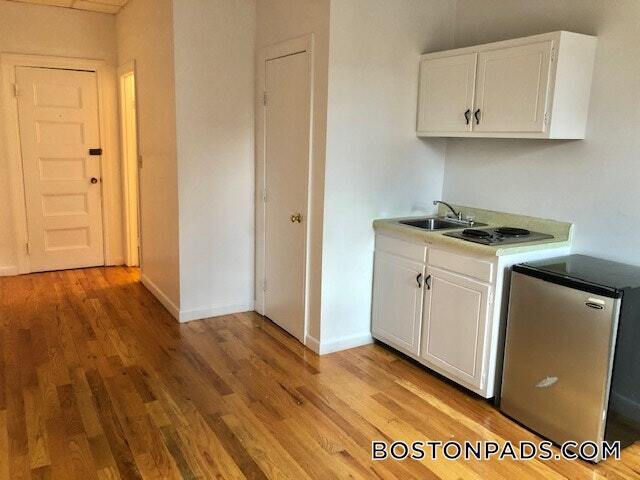 854 Beacon St in Boston, MA - Building Photo