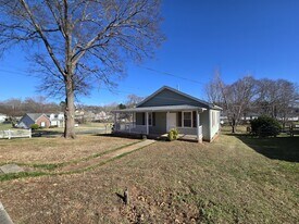 64 Burton St in Belmont, NC - Building Photo
