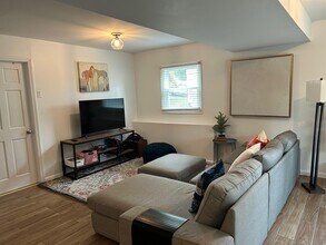 12 Jason Ln, Unit unit 1 in Mamaroneck, NY - Building Photo - Building Photo