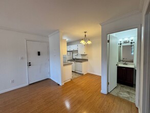 402 Boardwalk Ave in San Bruno, CA - Building Photo - Building Photo