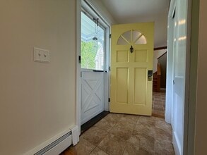 8 Center Pl in Stow, MA - Building Photo - Building Photo