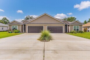 6809 Water St in Navarre, FL - Building Photo