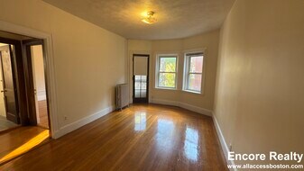 163 Summer St in Somerville, MA - Building Photo