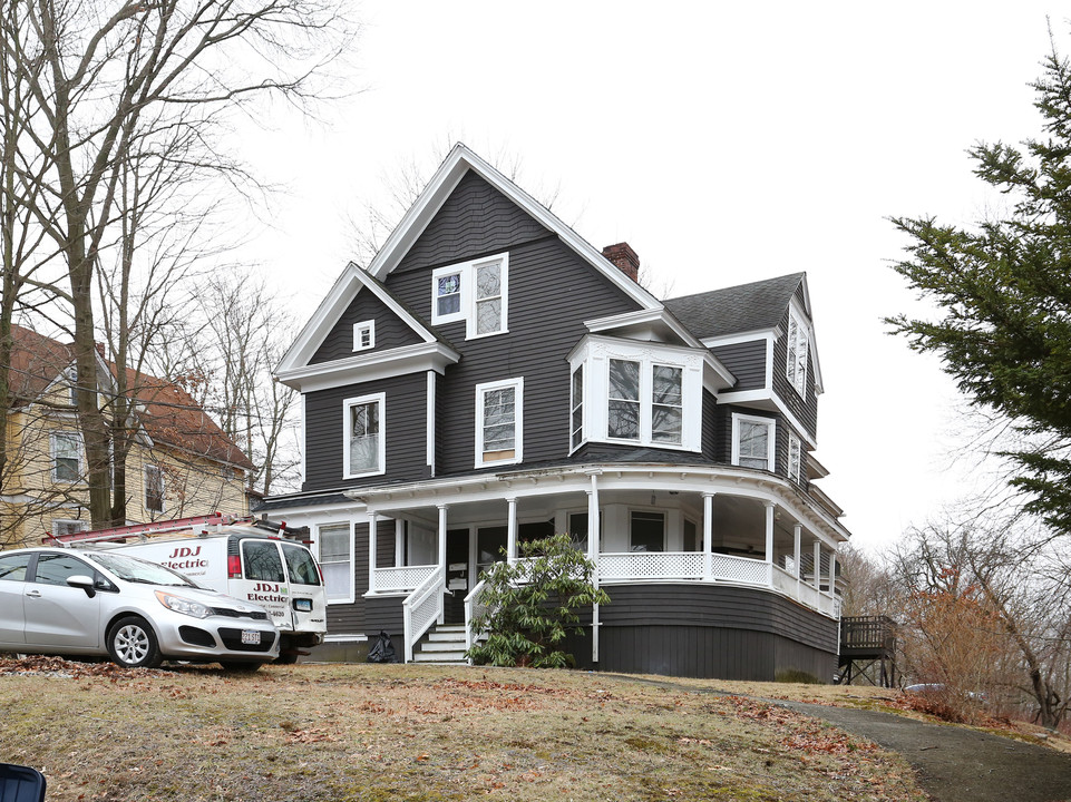 27 Greene Ave in Norwich, CT - Building Photo