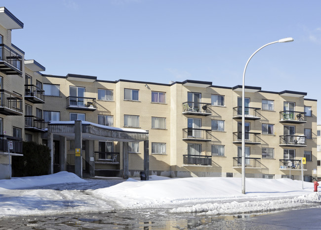 5200 Riviera in Montréal, QC - Building Photo - Primary Photo