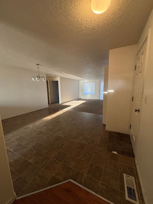 3412 W Glenmoor Dr in Moses Lake, WA - Building Photo - Building Photo