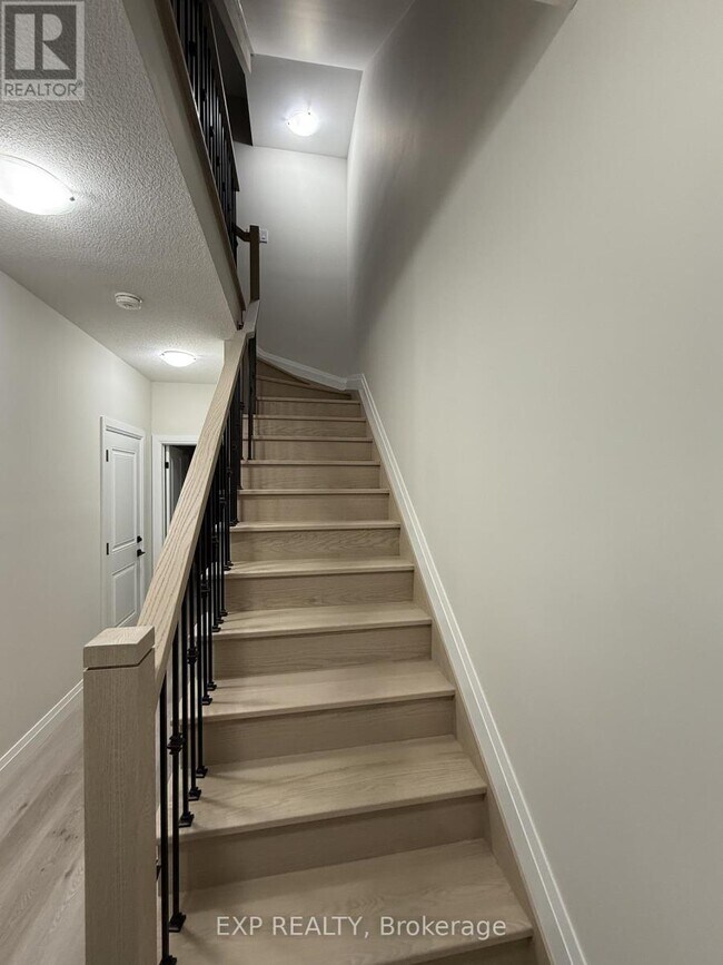 3 KEYSTONE TRAIL in Welland, ON - Building Photo - Building Photo