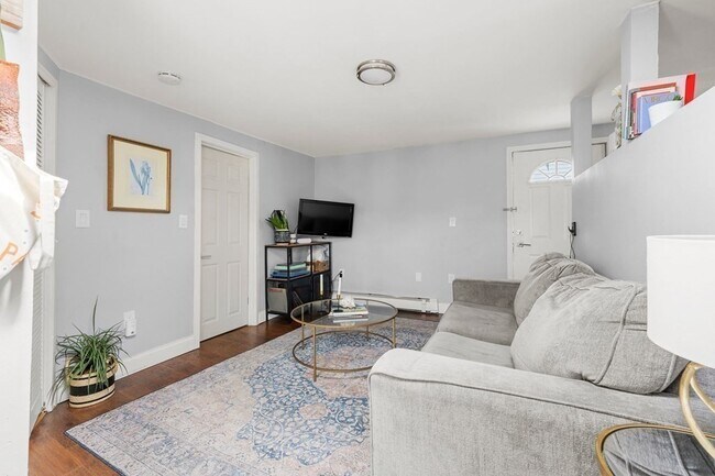 1 Telegraph St, Unit 3 in Boston, MA - Foto de edificio - Building Photo