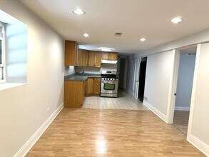 2529 W Thomas St in Chicago, IL - Building Photo - Building Photo