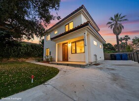 19023 W Leadora Ave in Glendora, CA - Building Photo