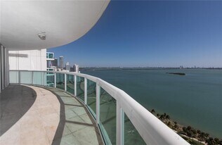 1800 N Bayshore Dr, Unit 1901 in Miami, FL - Building Photo