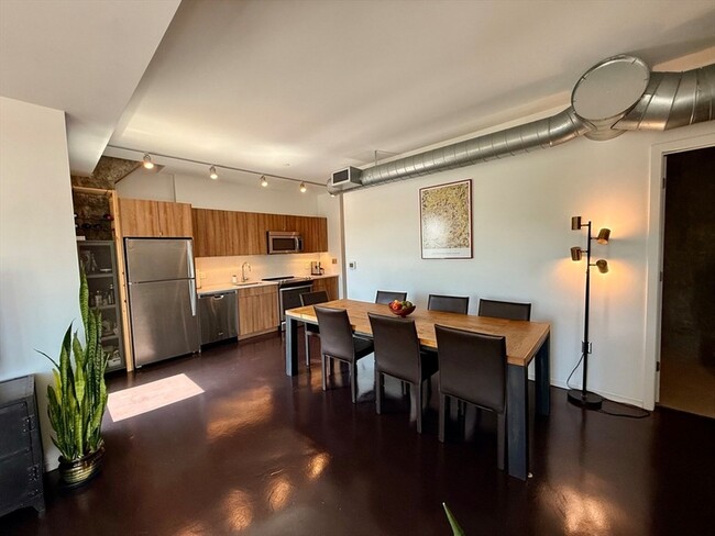 9 Medford St, Unit 314 in Somerville, MA - Building Photo - Building Photo
