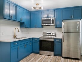 1332 Walnut Ave in Long Beach, CA - Building Photo