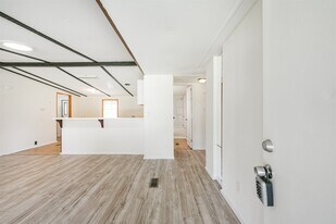 1749 Max Rd in Pearland, TX - Building Photo