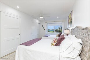 3420 Gulf Shore Blvd N in Naples, FL - Building Photo