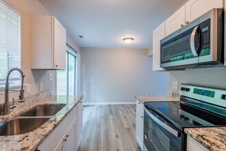 600-635 Hilltop Dr in Raleigh, NC - Building Photo - Building Photo