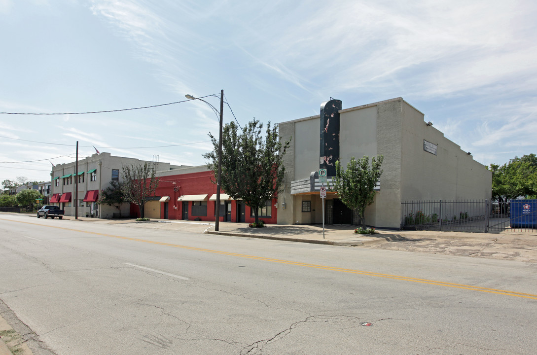 City Park Lofts in Dallas, TX - Building Photo