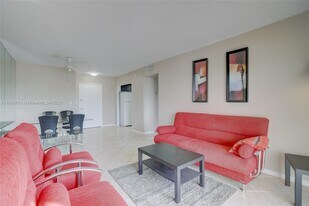 200 S Birch Rd in Fort Lauderdale, FL - Building Photo