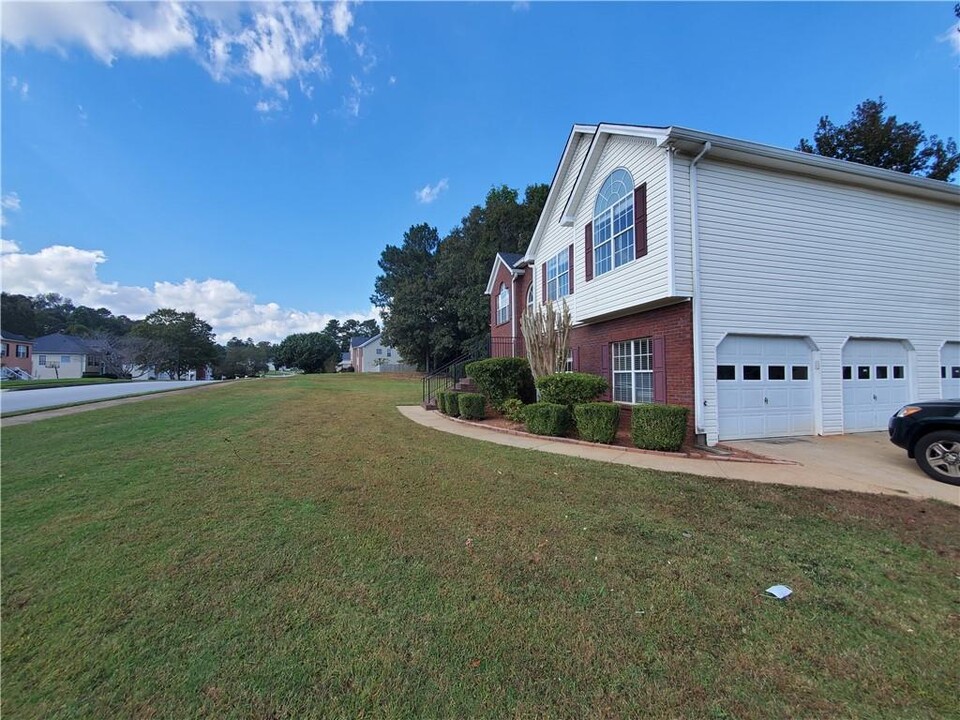 4344 Elk Run Dr in Douglasville, GA - Foto de edificio