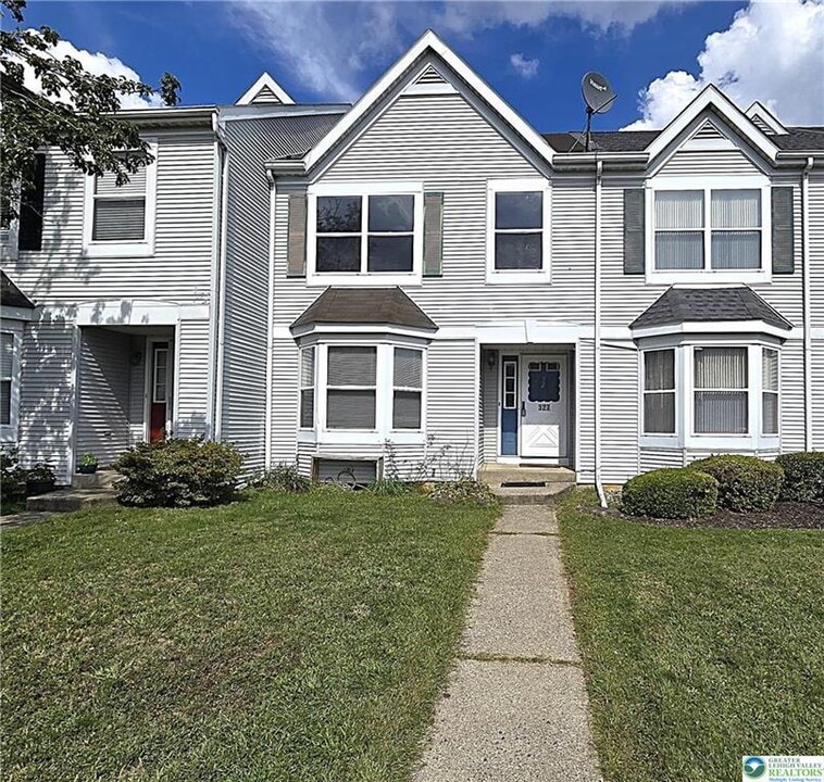 327 Hill Rd in Fullerton, PA - Building Photo