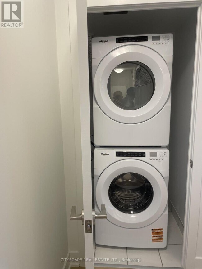 2425 Simcoe St N in Oshawa, ON - Building Photo - Building Photo