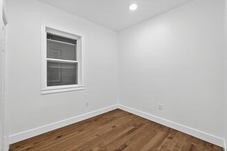 93 W 11TH St in Bayonne, NJ - Building Photo - Building Photo