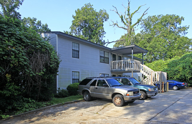 704 Pointe Ct in Tallahassee, FL - Building Photo - Building Photo