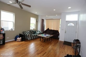 2439 W Homer St-Unit -Unit 1 in Chicago, IL - Building Photo - Building Photo