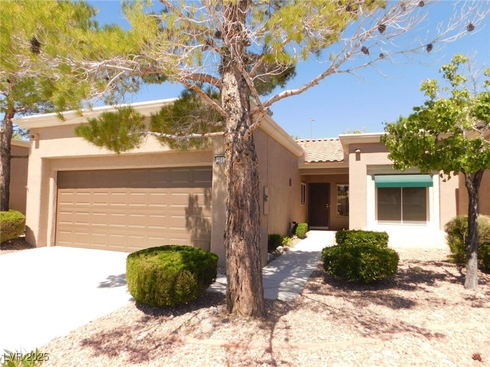2517 Banora Point Dr in Las Vegas, NV - Building Photo
