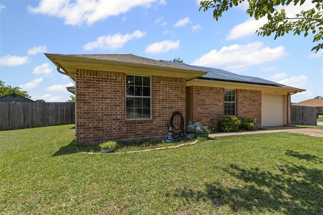 1107 Lynnwood Ct in Cleburne, TX - Building Photo - Building Photo