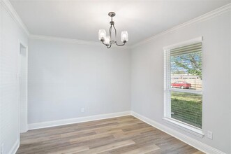 900 Monterrey St in Bedford, TX - Building Photo - Building Photo