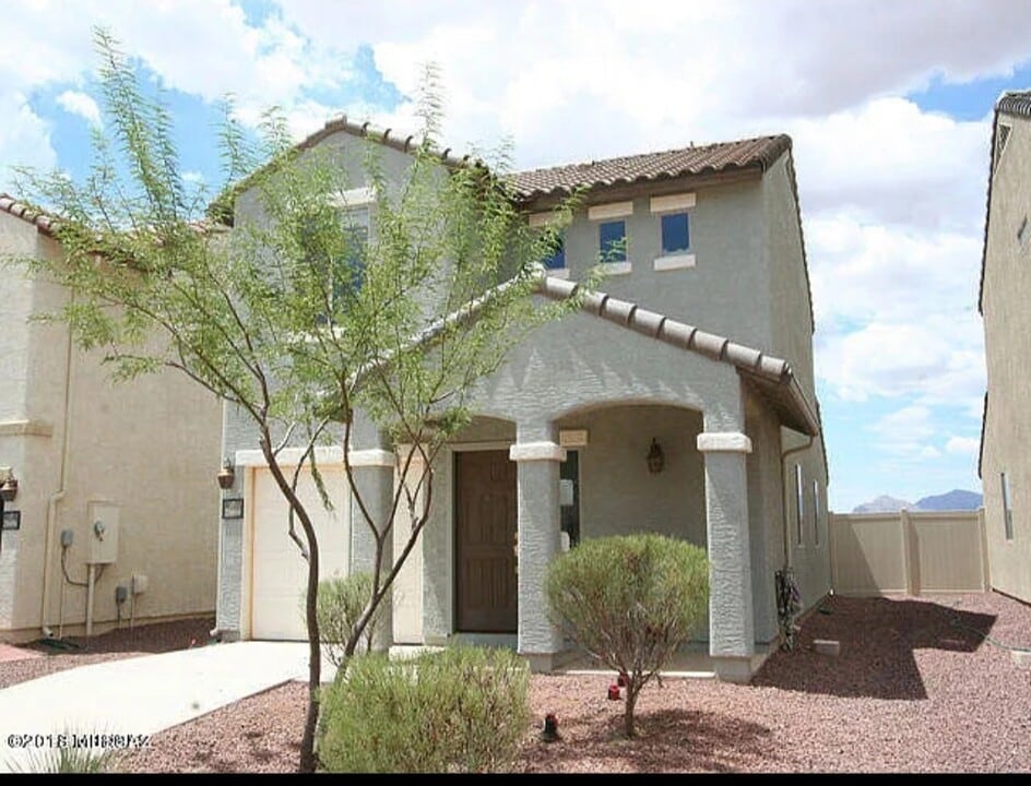 21466 E Independence Way in Red Rock, AZ - Foto de edificio