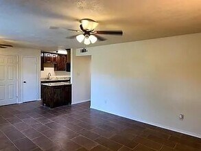 436 SW Thomas St in Burleson, TX - Building Photo - Building Photo