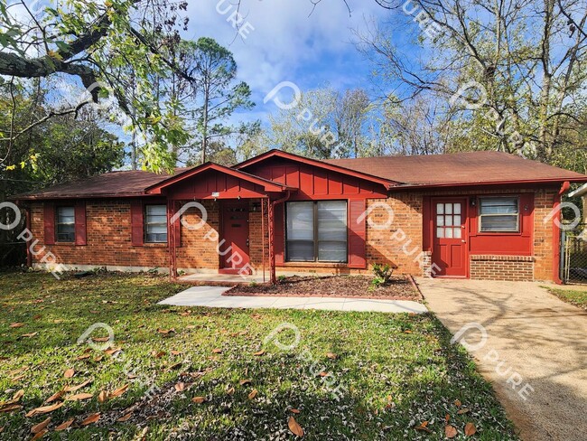 14020 SW Wyandotte Dr in Huntsville, AL - Building Photo - Building Photo