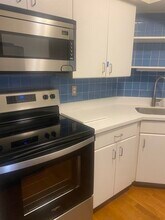 140 Pleasant St, Unit 401## in Brookline, MA - Building Photo - Building Photo