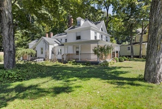 48 Water St in Glastonbury, CT - Foto de edificio - Building Photo