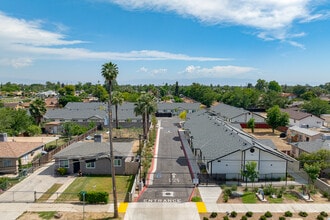 6th Street Apartments in Bakersfield, CA - Foto de edificio - Building Photo
