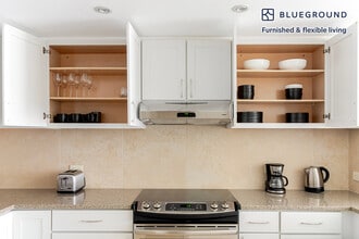 420 7th St NW-Unit -FL5-ID1164 in Washington, DC - Foto de edificio - Building Photo