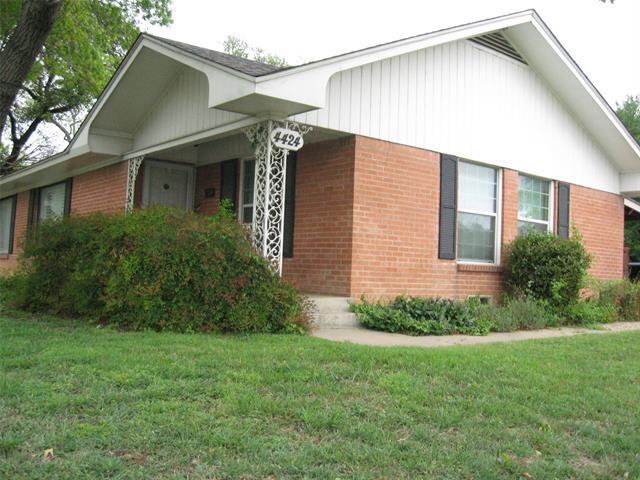 4424 Granbury Rd in Fort Worth, TX - Building Photo