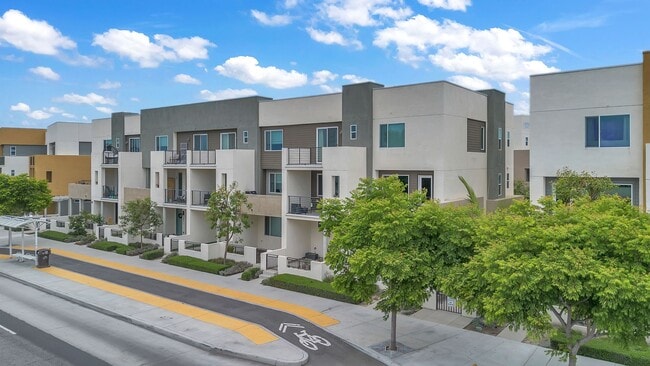 5086 Long Beach Blvd in Long Beach, CA - Building Photo - Building Photo