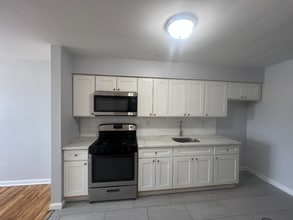 6 Pomona Ave in Newark, NJ - Foto de edificio - Building Photo