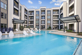 The Summit at The Reserve in Round Rock, TX - Foto de edificio - Building Photo