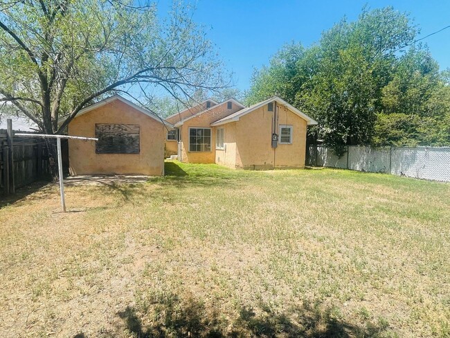 111 S Avenue F in Portales, NM - Building Photo - Building Photo