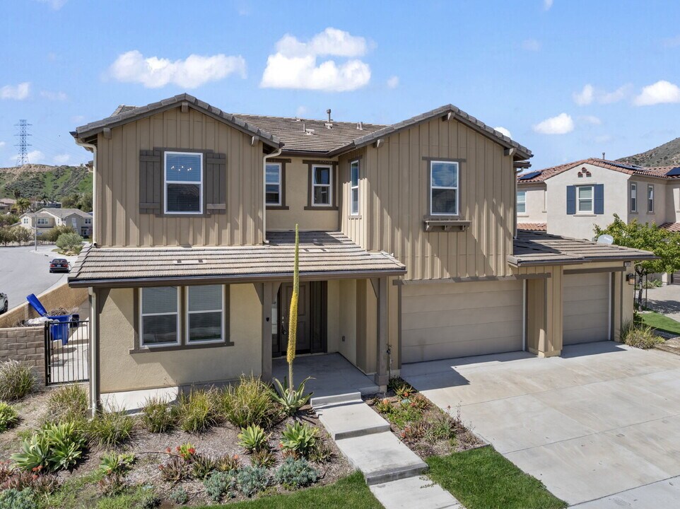 28851 Wyatt Ct in Santa Clarita, CA - Building Photo