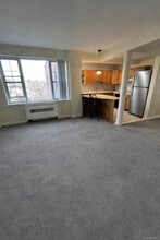 230 Pelham Rd in New Rochelle, NY - Building Photo - Building Photo